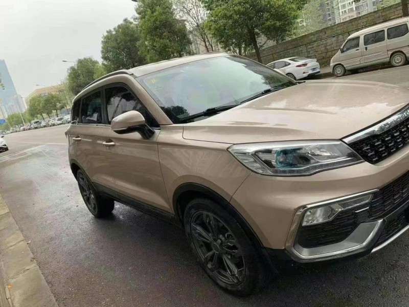 玉林18年獵豹汽車CS92