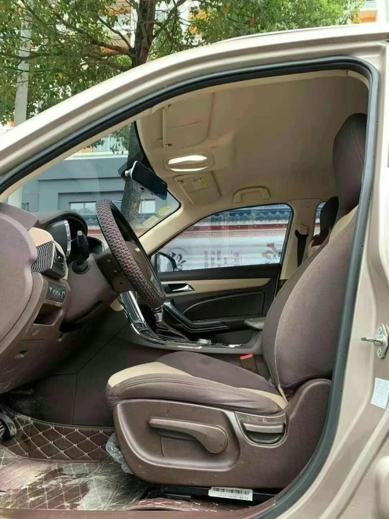 玉林18年獵豹汽車CS96