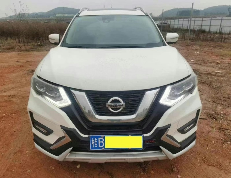 賀州20年日產奇駿1