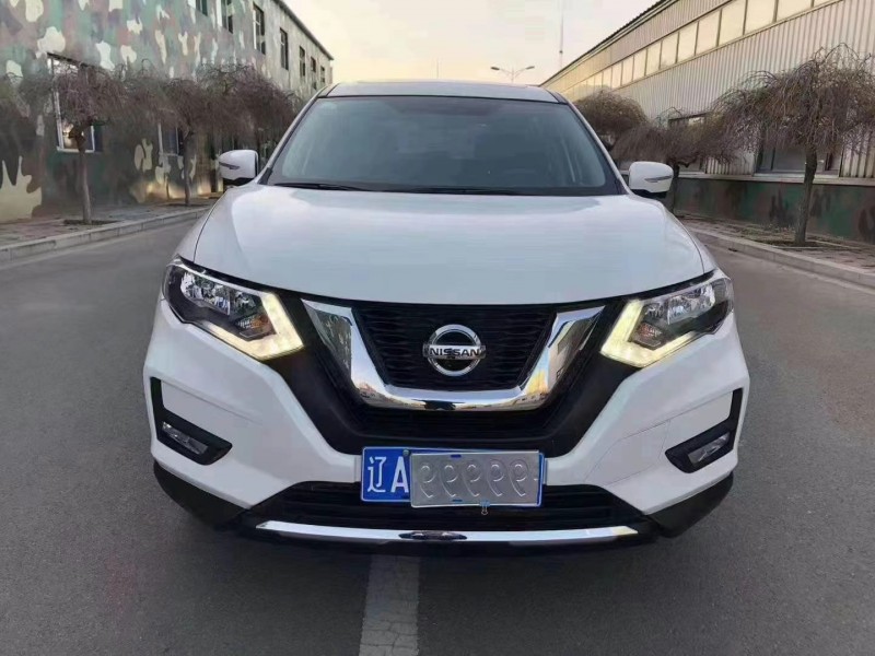 沈陽18年日產奇駿9
