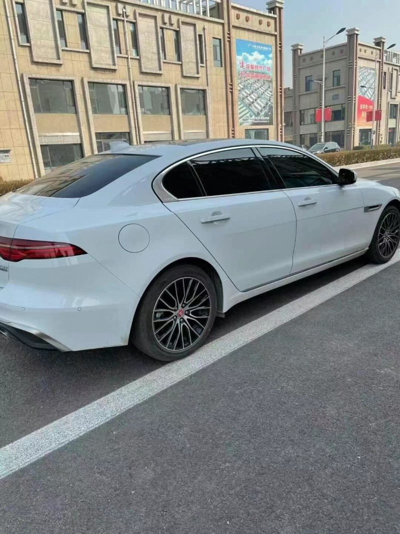 呂梁21年捷豹XE8