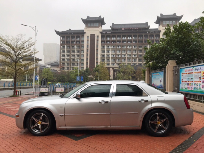 广州06年克莱斯勒300C4
