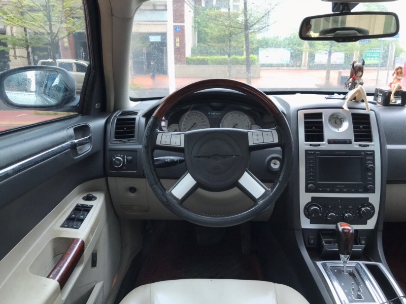 广州06年克莱斯勒300C9