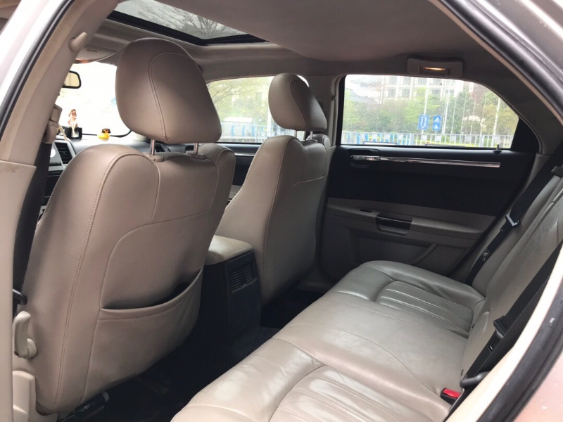 广州06年克莱斯勒300C7