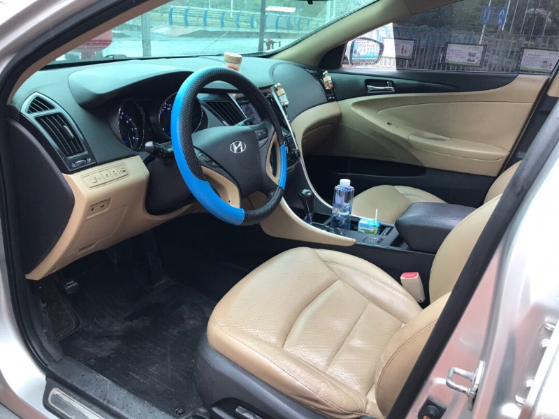 广州12年现代索纳塔八6