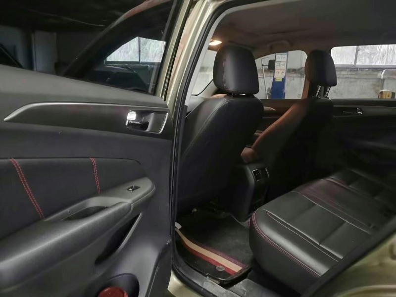 贛州17年長安汽車CS758