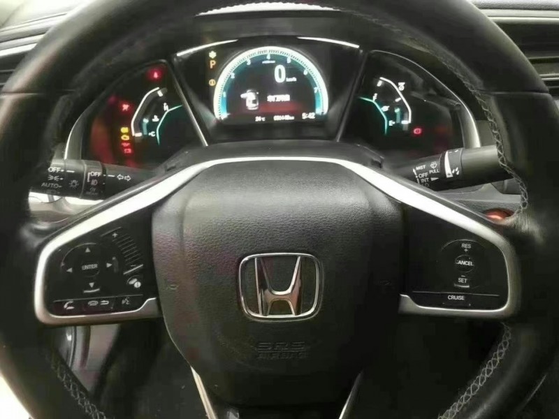 武汉18年本田思域4