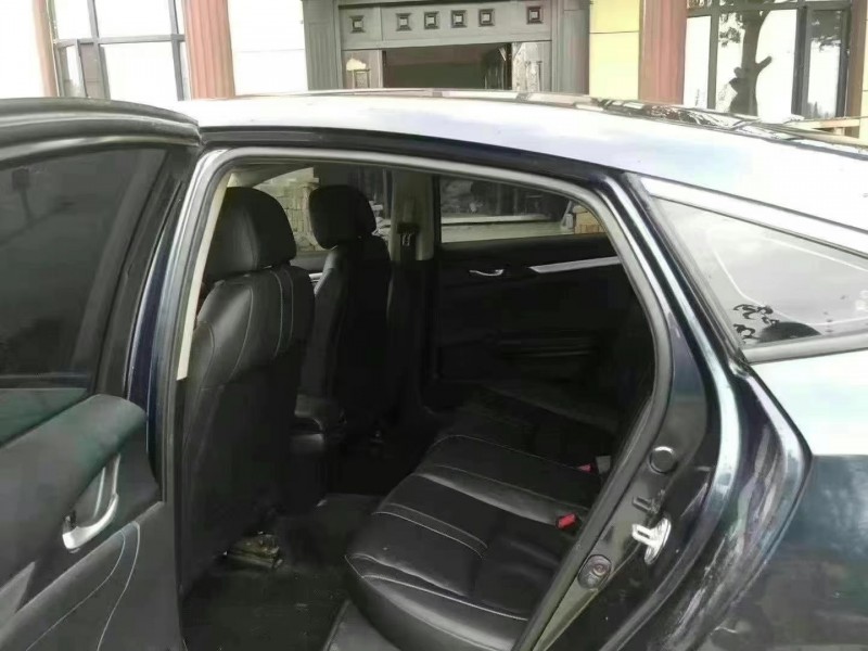 武汉18年本田思域7