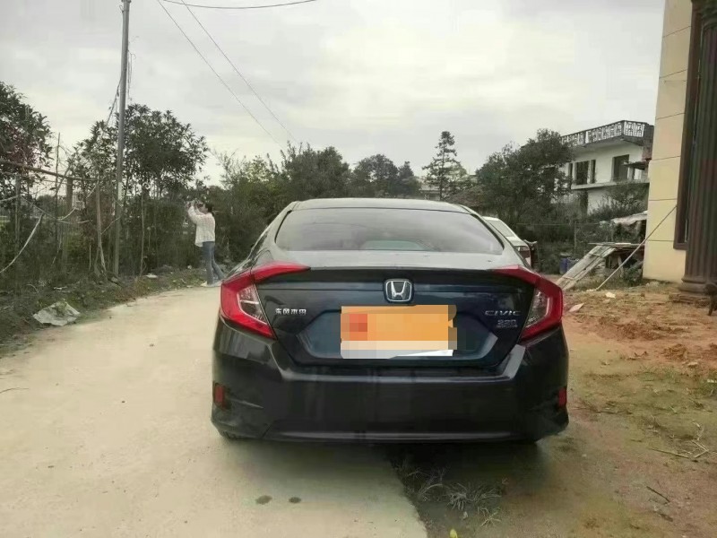 武汉18年本田思域8