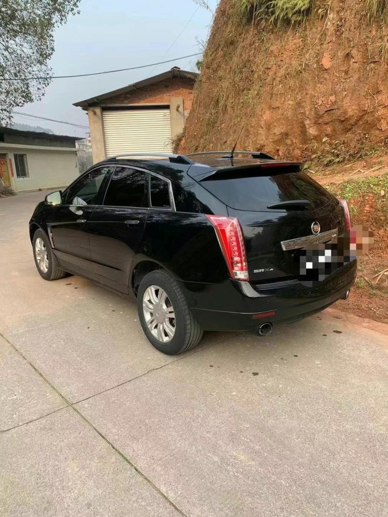 成都10年凯迪拉克SRX6