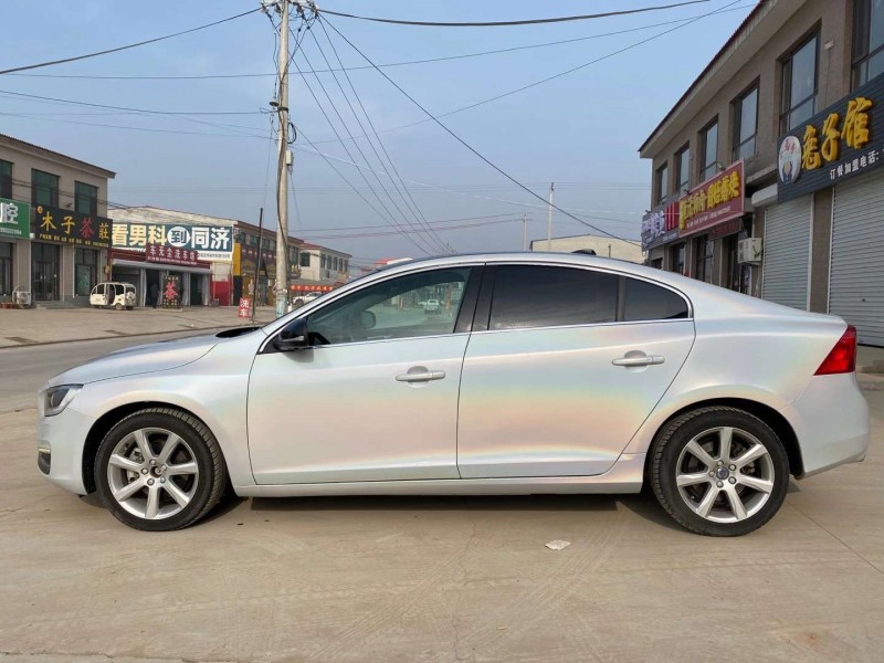 保定18年沃尔沃S60L5