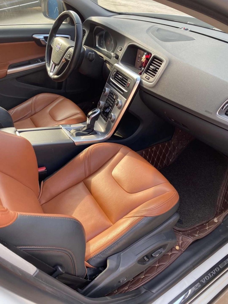 保定18年沃尔沃S60L2