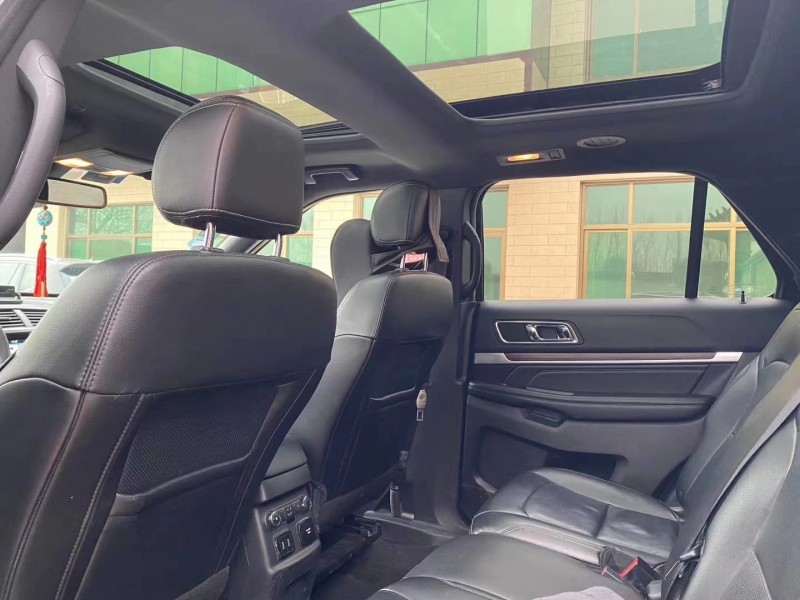 保定17年福特探险者8