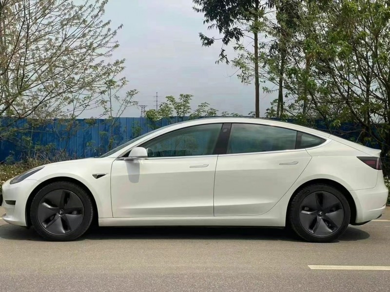 南寧19年特斯拉MODEL 33