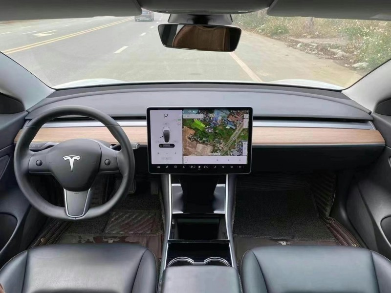 南寧19年特斯拉MODEL 36