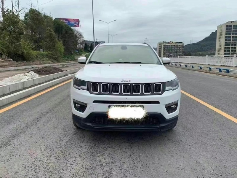 重慶20年Jeep指南者1