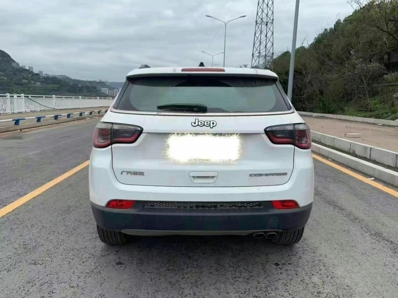 重慶20年Jeep指南者9