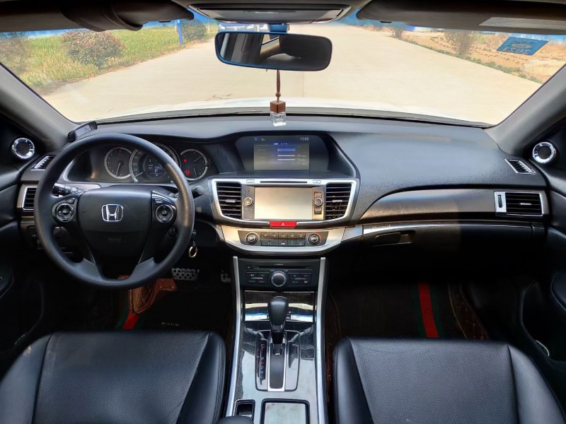 徐州15年本田雅阁3