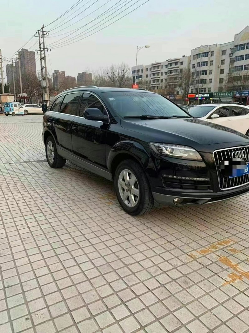 泰安10年奧迪Q73