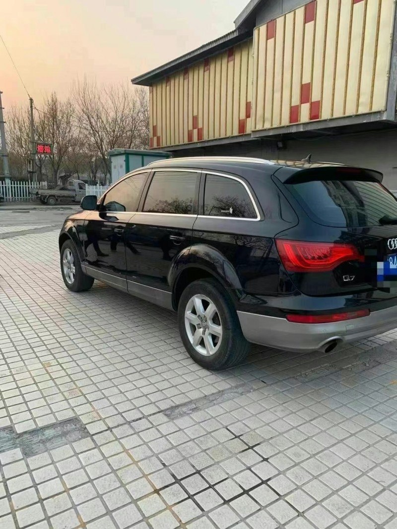 泰安10年奧迪Q78