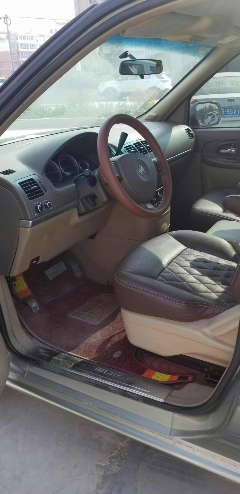 潍坊15年别克陆尊2