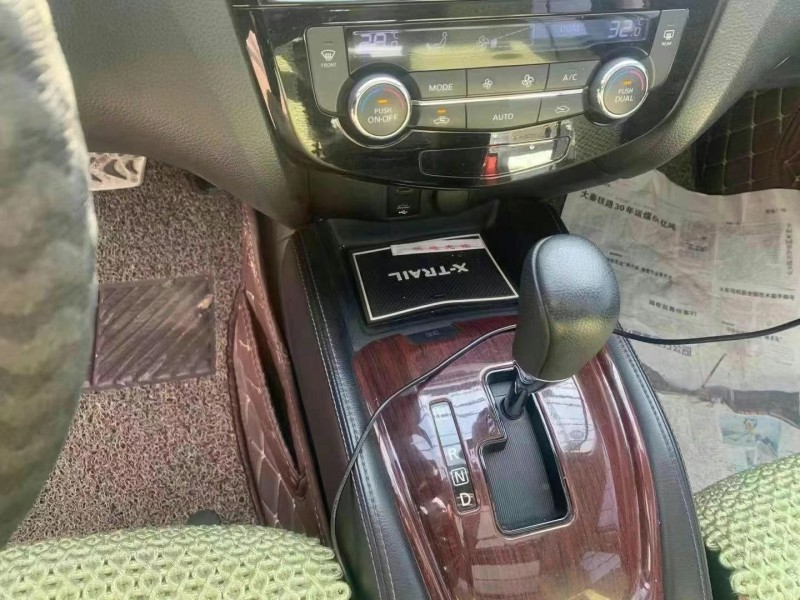 呂梁15年日產奇駿3