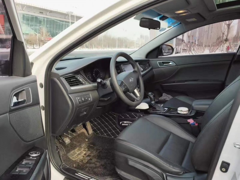 沈陽19年現代名圖8