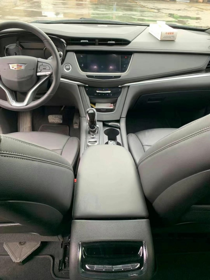 武汉20年凯迪拉克XT67