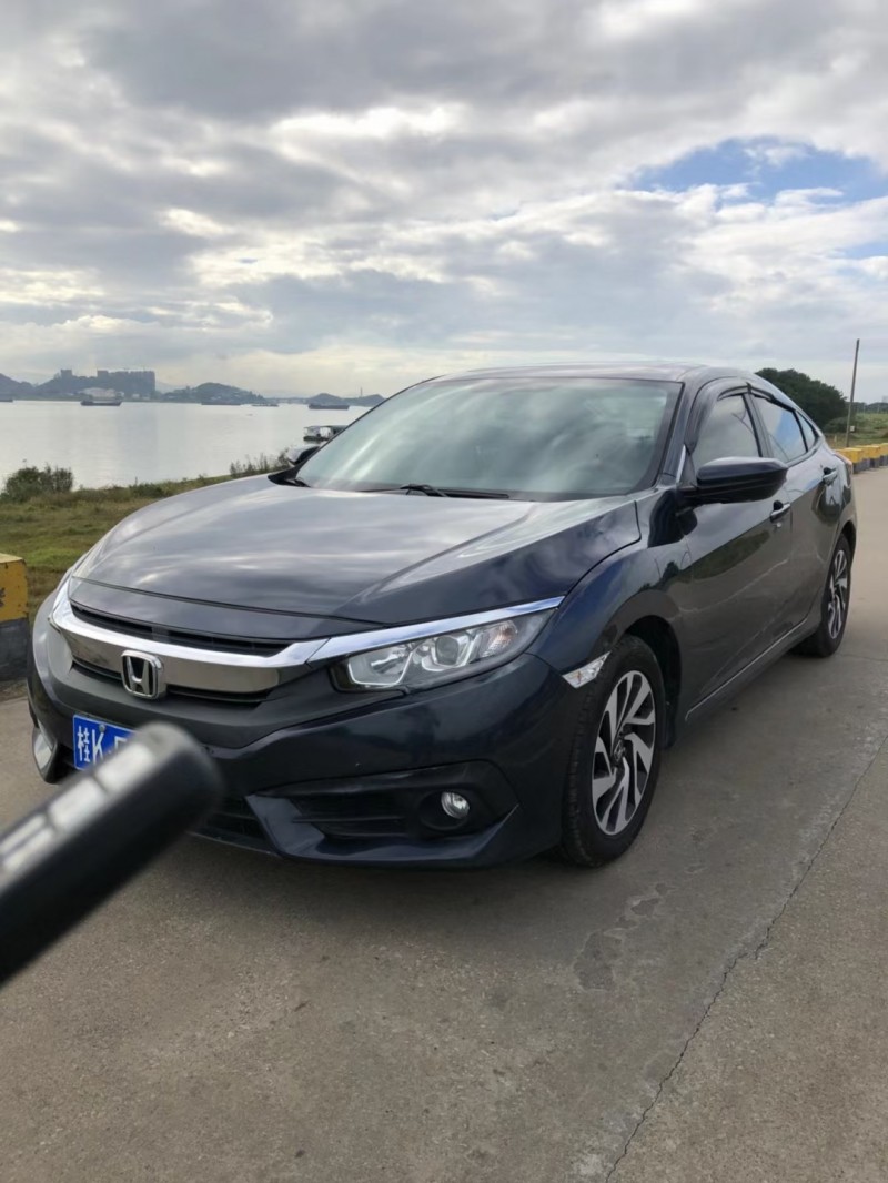 佛山17年本田思域2