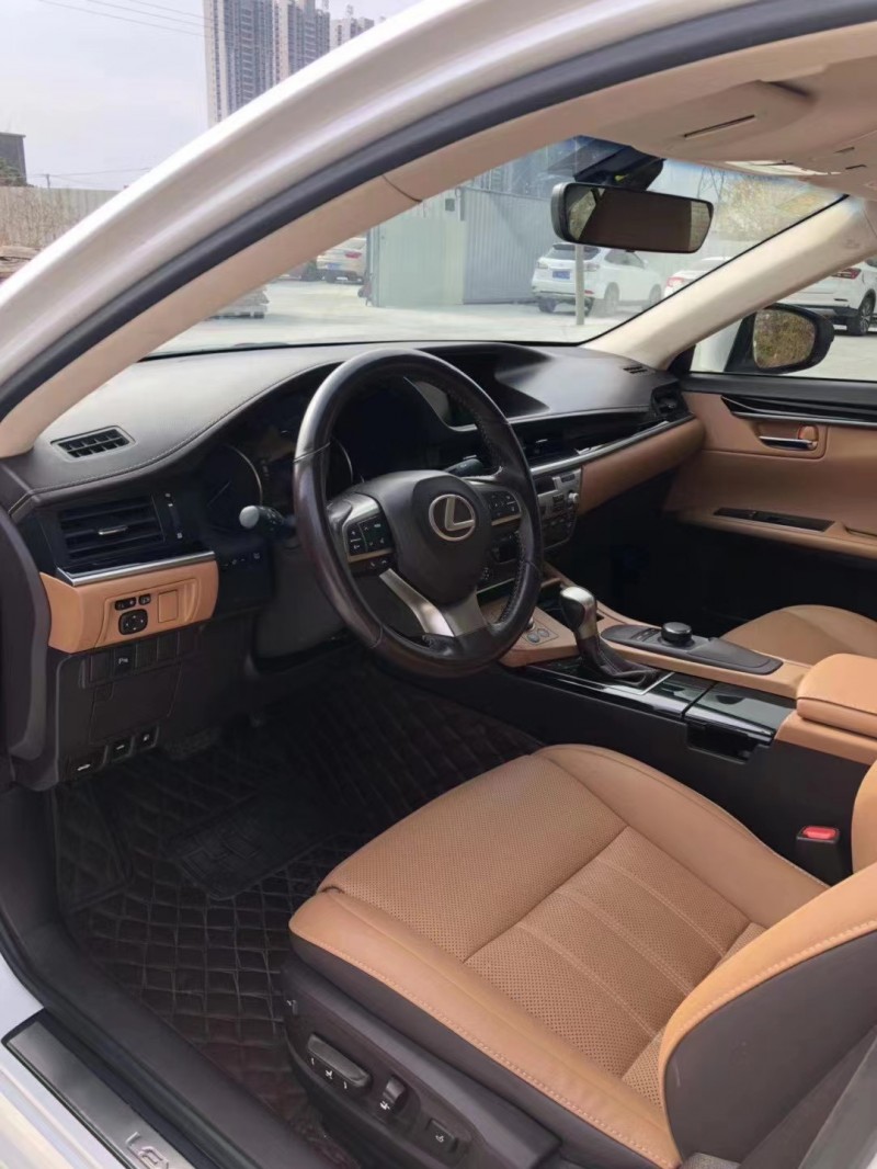佛山16年雷克萨斯ES5