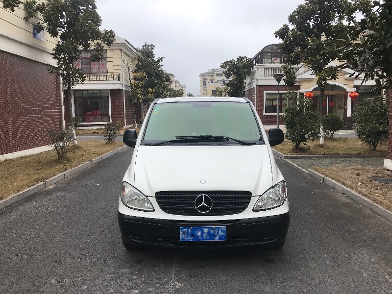 泰州11年奔驰威霆9