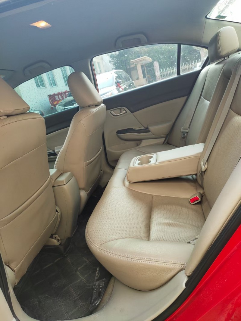 广州13年本田思域5