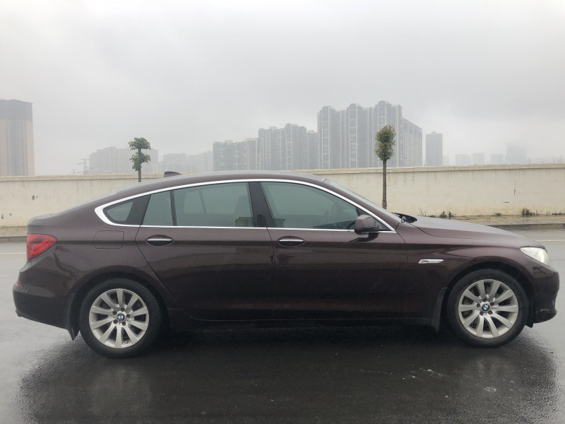 成都11年宝马5系GT8