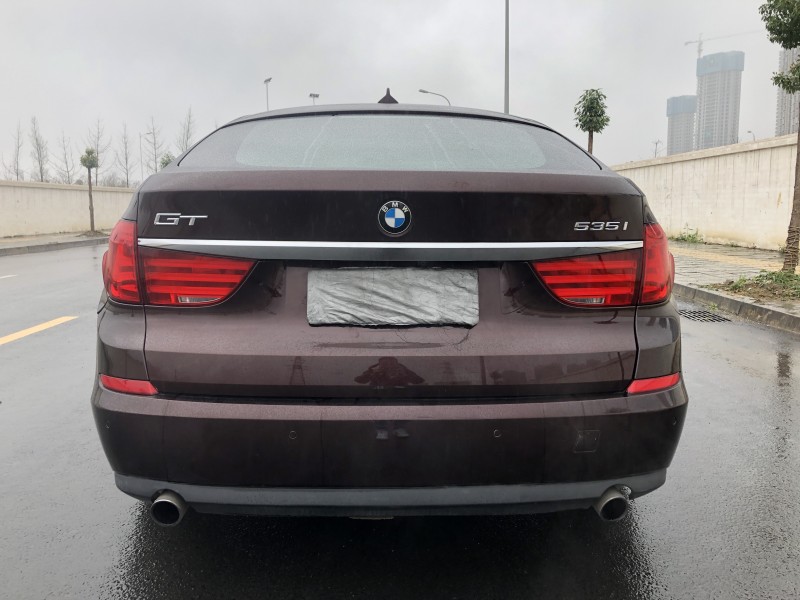 成都11年宝马5系GT1