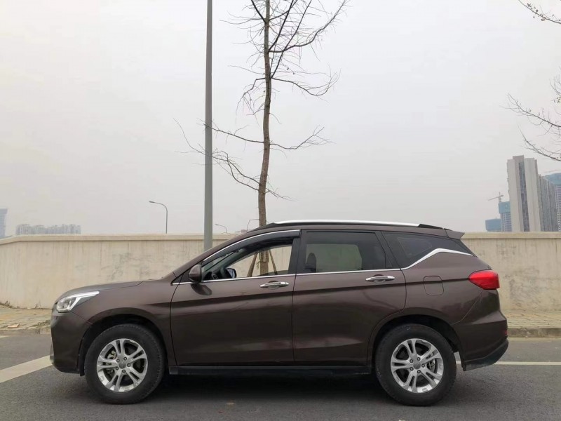 成都18年长城哈弗M62