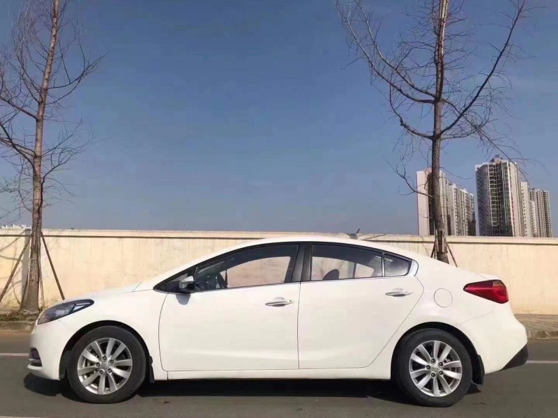 成都15年起亚K32