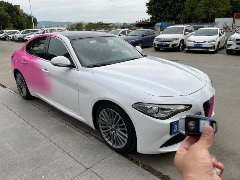 广州19年阿尔法·罗密欧Giulia2