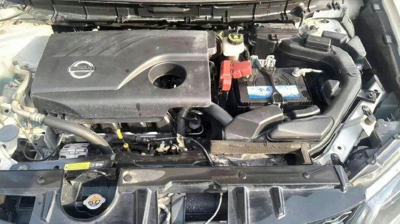 武汉16年日产奇骏4