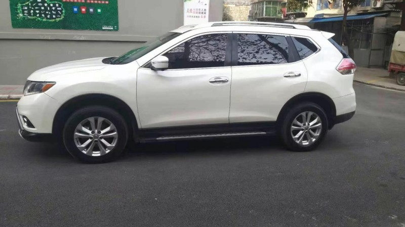武汉16年日产奇骏6