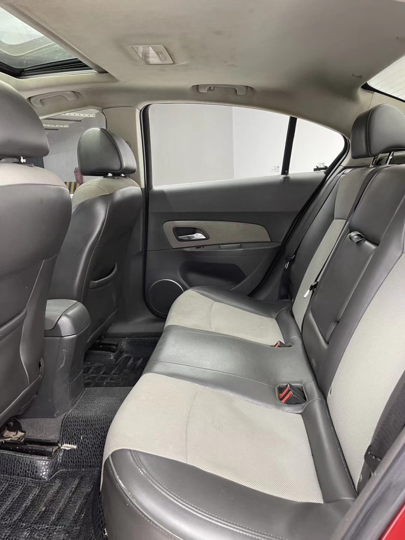 成都14年雪佛兰科鲁兹8