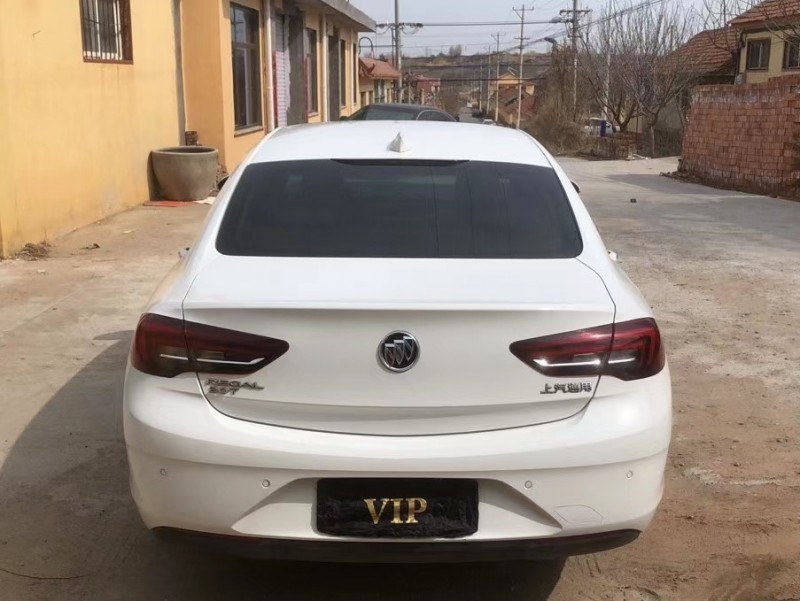 青岛17年别克君威1