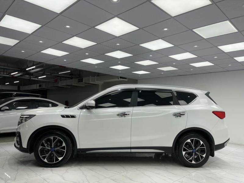 成都19年君马汽车赛克53