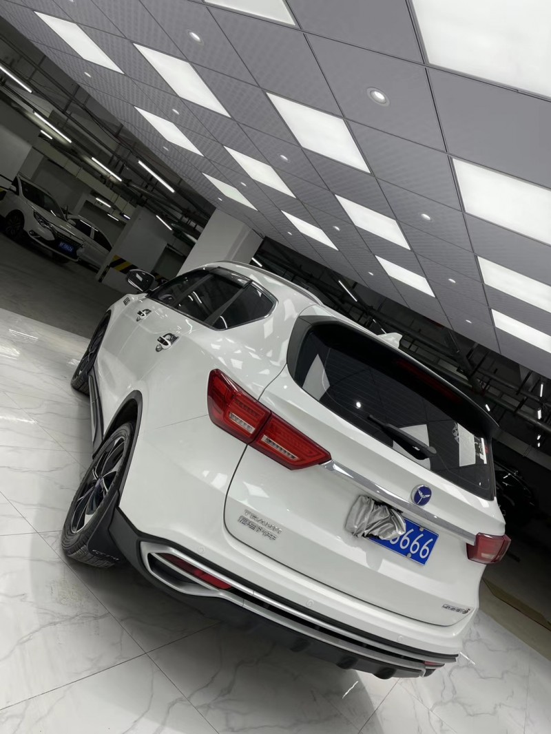 成都19年君马汽车赛克55