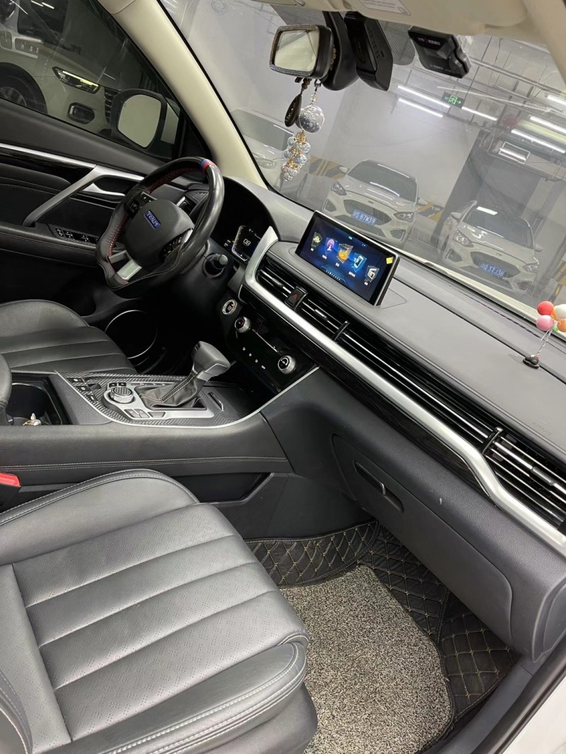 成都19年君马汽车赛克57