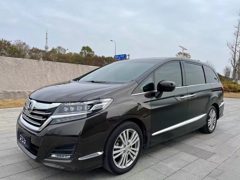 盐城16年本田艾力绅2