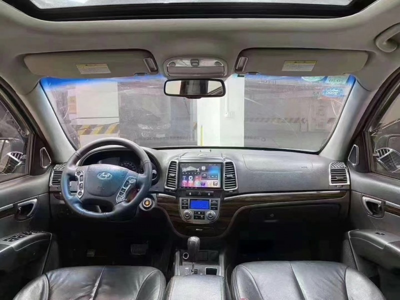 成都14年现代全新胜达7