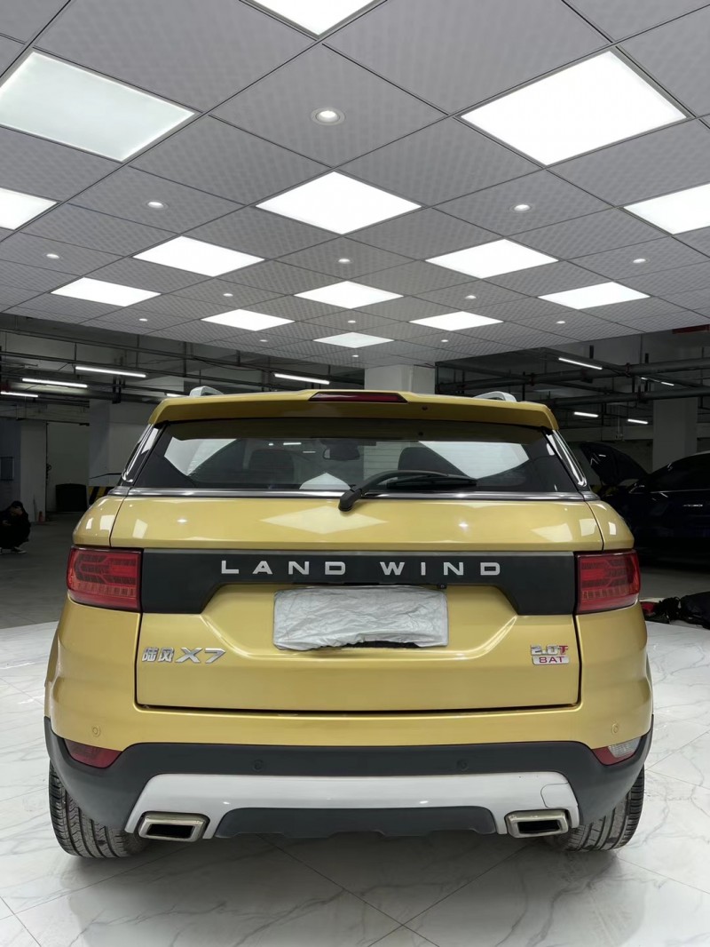 成都16年陆风X79