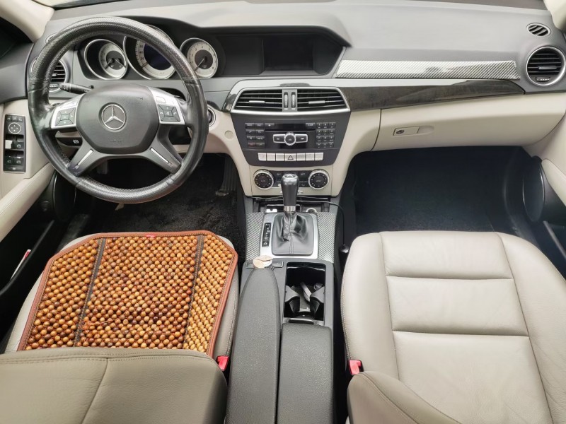 广州12年奔驰C6