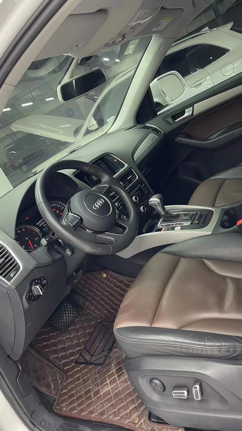 成都17年奥迪Q54