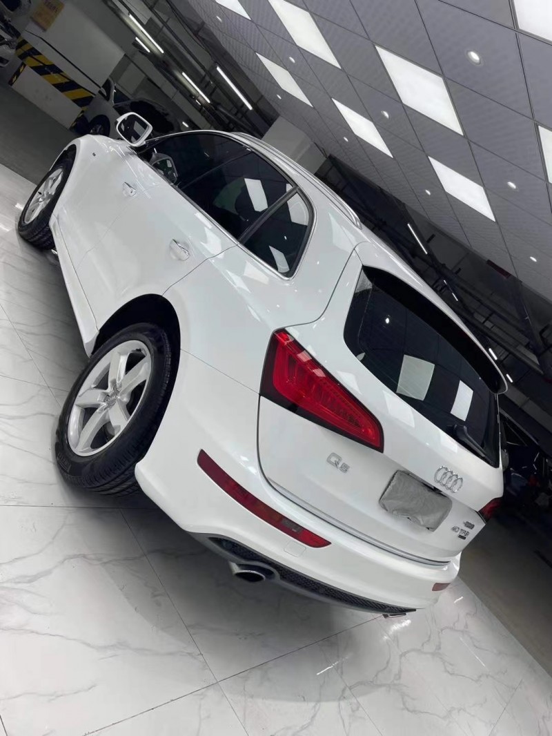 成都17年奥迪Q55